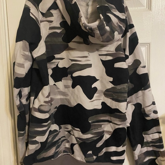 Under Armour Camo Hoodie - Picture 5 of 6